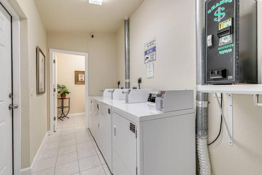 Walk To The Beach And Restaurants! - Coconut Villa'S Suite 2 St. Pete Beach Exteriér fotografie
