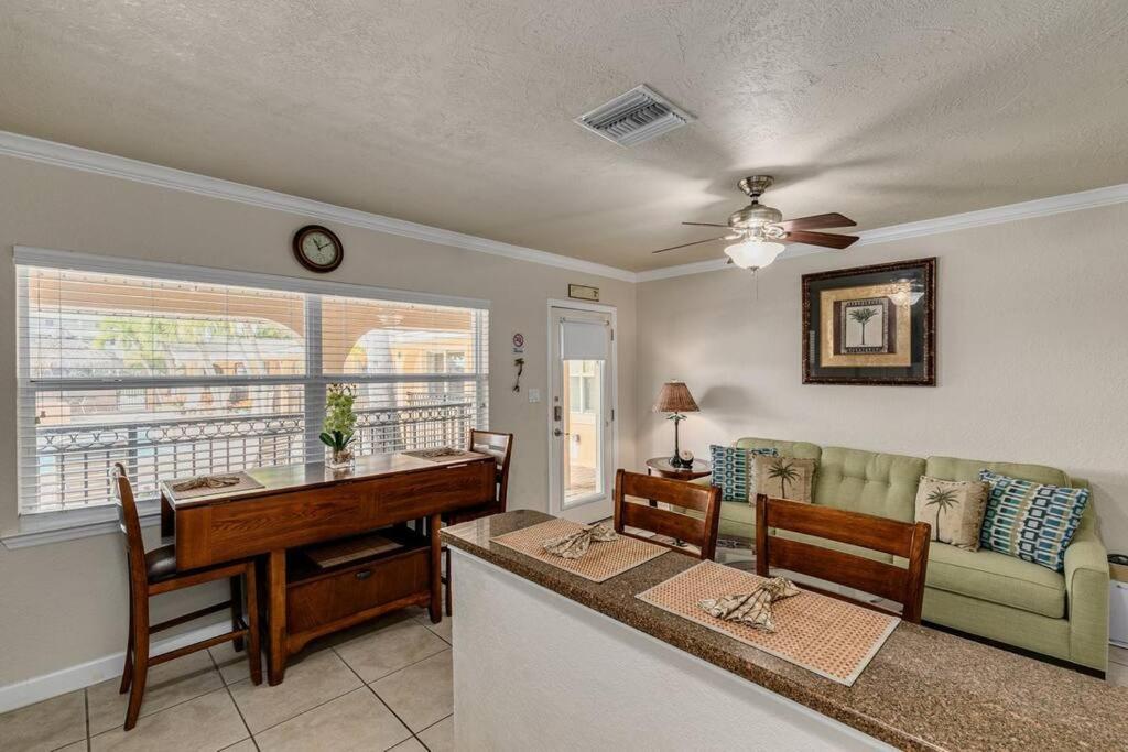 Walk To The Beach And Restaurants! - Coconut Villa'S Suite 2 St. Pete Beach Exteriér fotografie